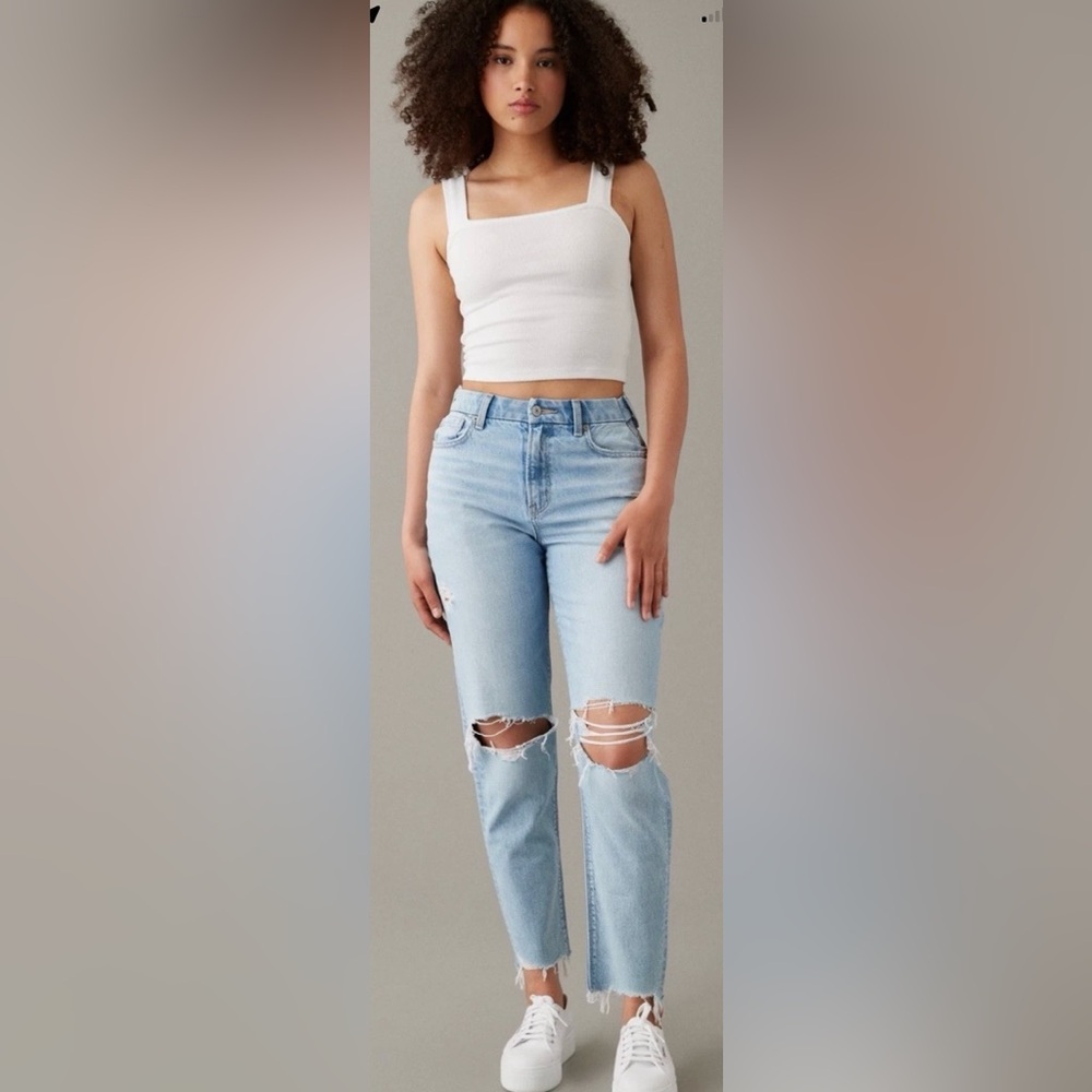 American Eagle Light Blue Distressed Women's Curvy Mom Jeans Sz 10